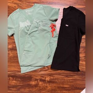 Figs Scrub Set in Green and Black